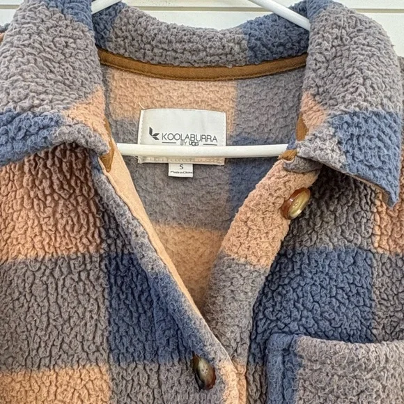 Koolaburra by UGG Checkered Button Down Shacket - Picture 4 of 8